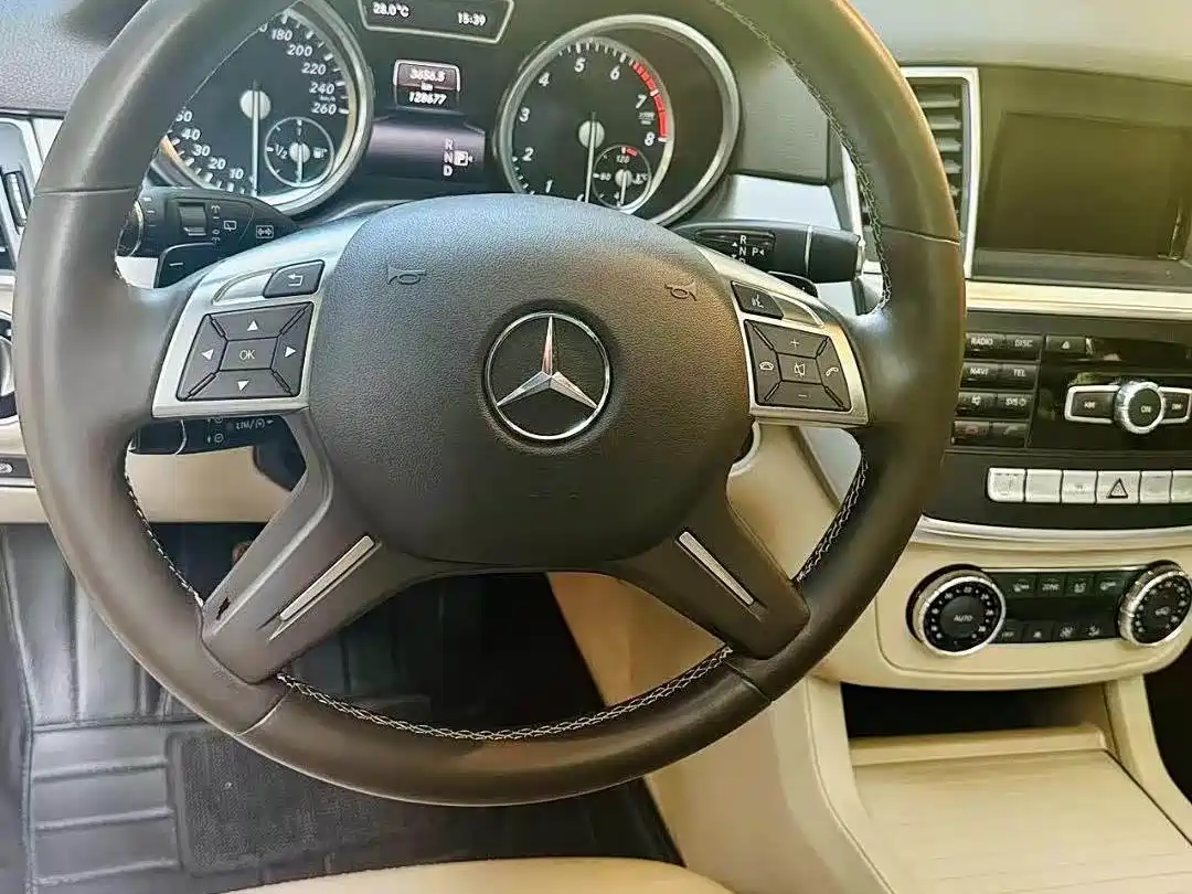 Mercedes-Benz M-Class 2015 ML 320 4MATIC фото 7