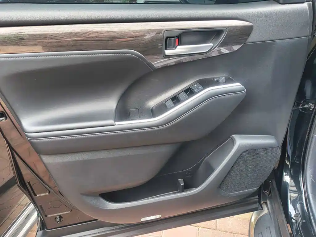 صورة 5 - Toyota Highlander