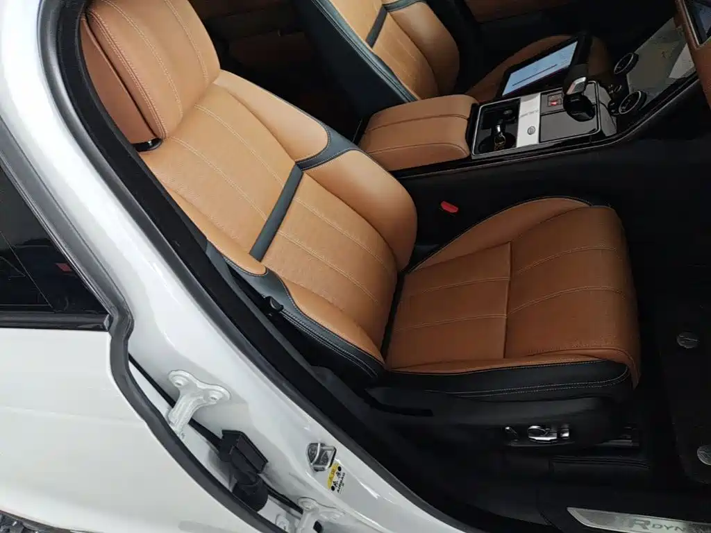 Фото 25 - Land Rover Range Rover Velar