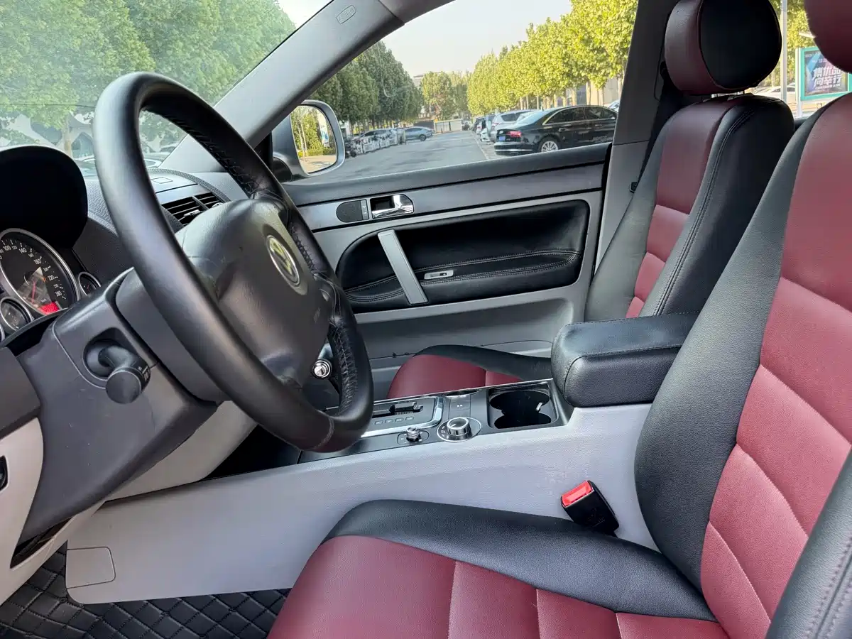 Volkswagen Touareg 2010 3.6 Limited Comfort Edition фото 8