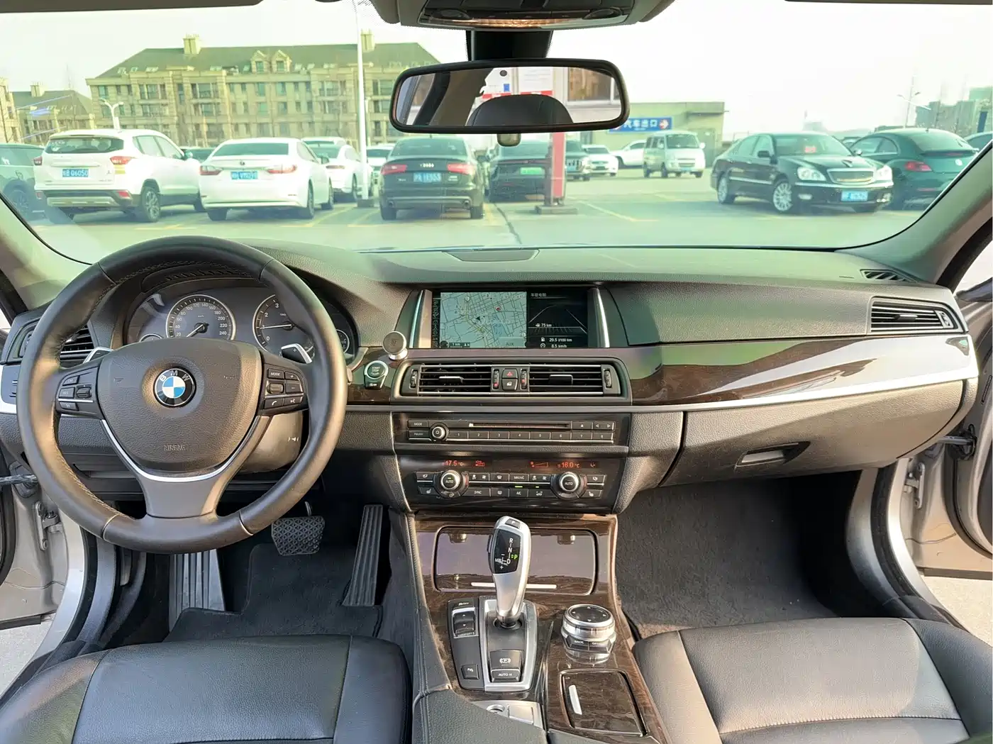 BMW 5 Series 2014 535Li Leadership фото 9