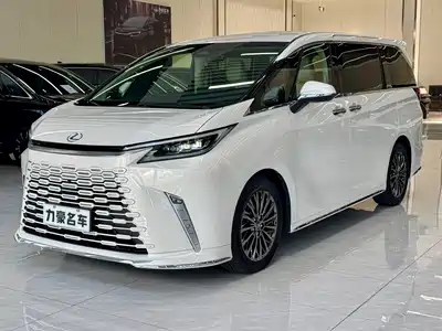 Lexus LM