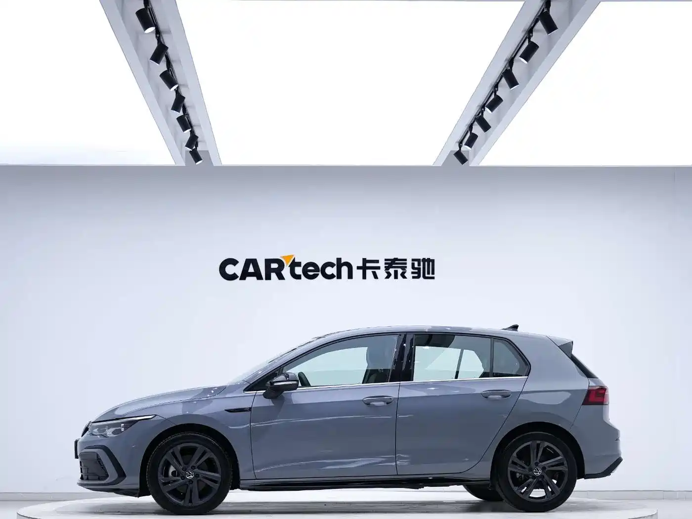 Volkswagen Golf 2021 280TSI DSG R-Line фото 2