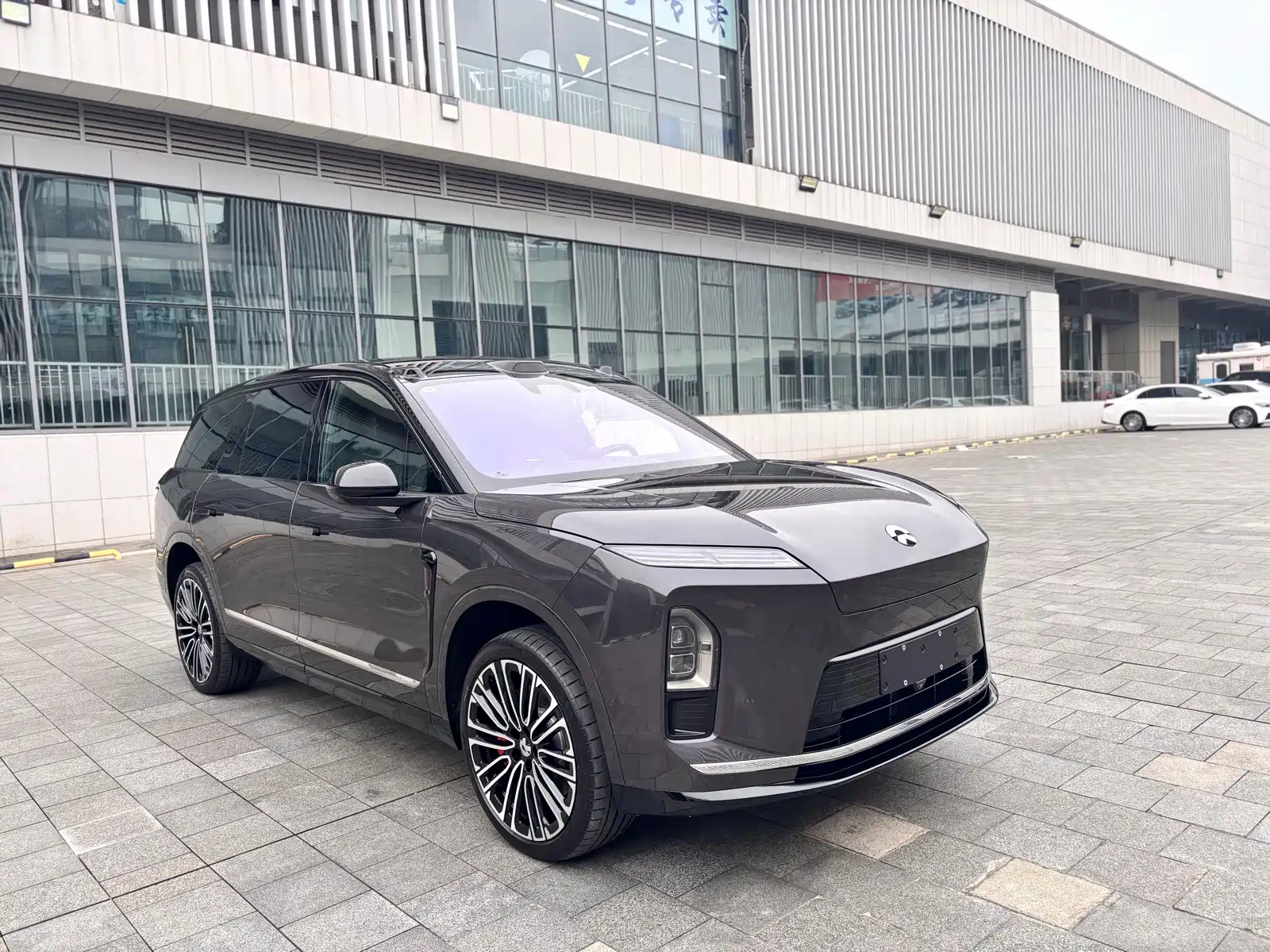 Фото 3 - NIO ES8