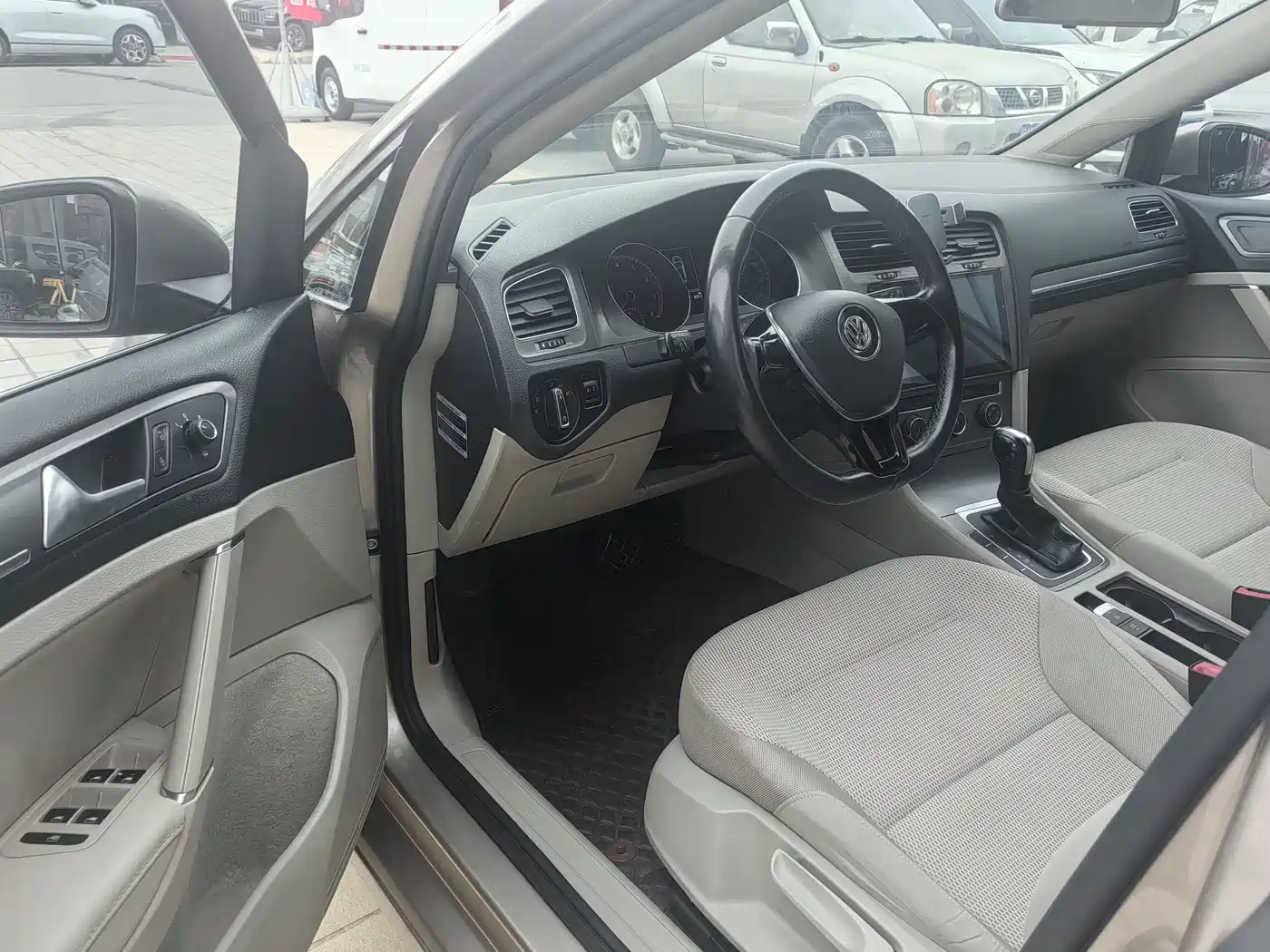 Volkswagen Golf 2015 1.4TSI Automatic Comfort фото 4
