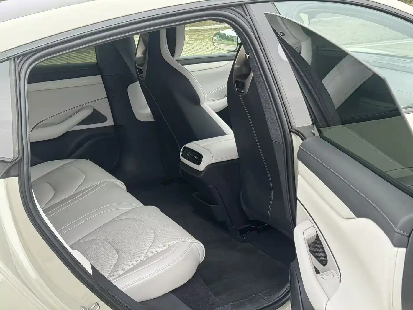 Xiaomi Auto Xiaomi SU7 2024 RWD Standard Founder's Edition фото 14