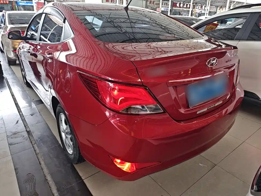 Hyundai Verna 2014 1.4L Automatic Smart GLS фото 5