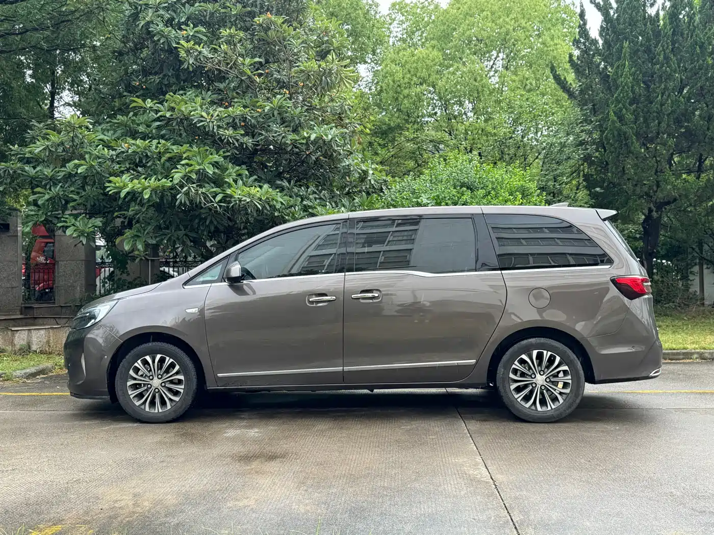 Buick GL8 2021 Land Business Class 652T Smart Premium фото 3