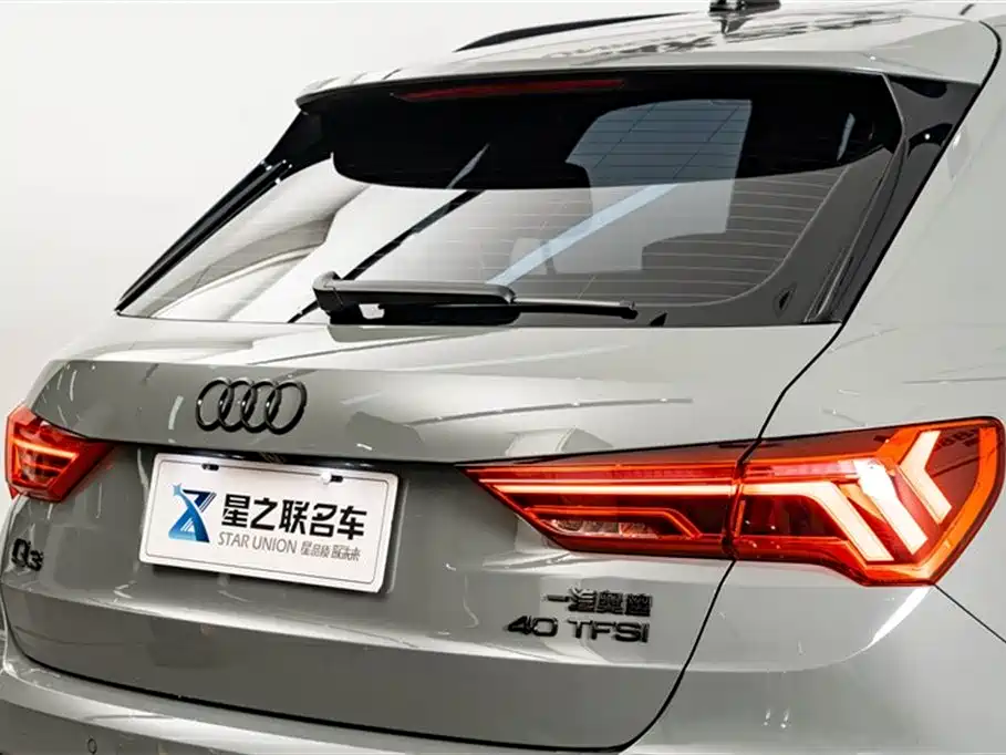 Audi Q3 2024 40 TFSI Fashion Sport Launch Special Edition фото 10