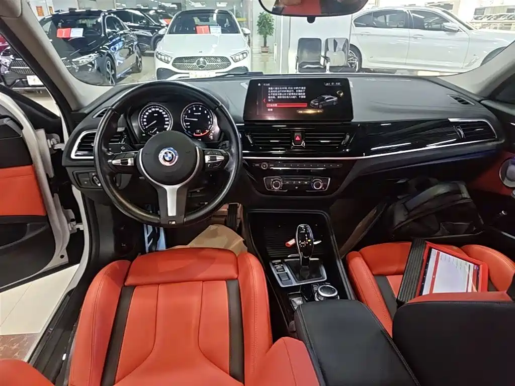 BMW 1-SERIES