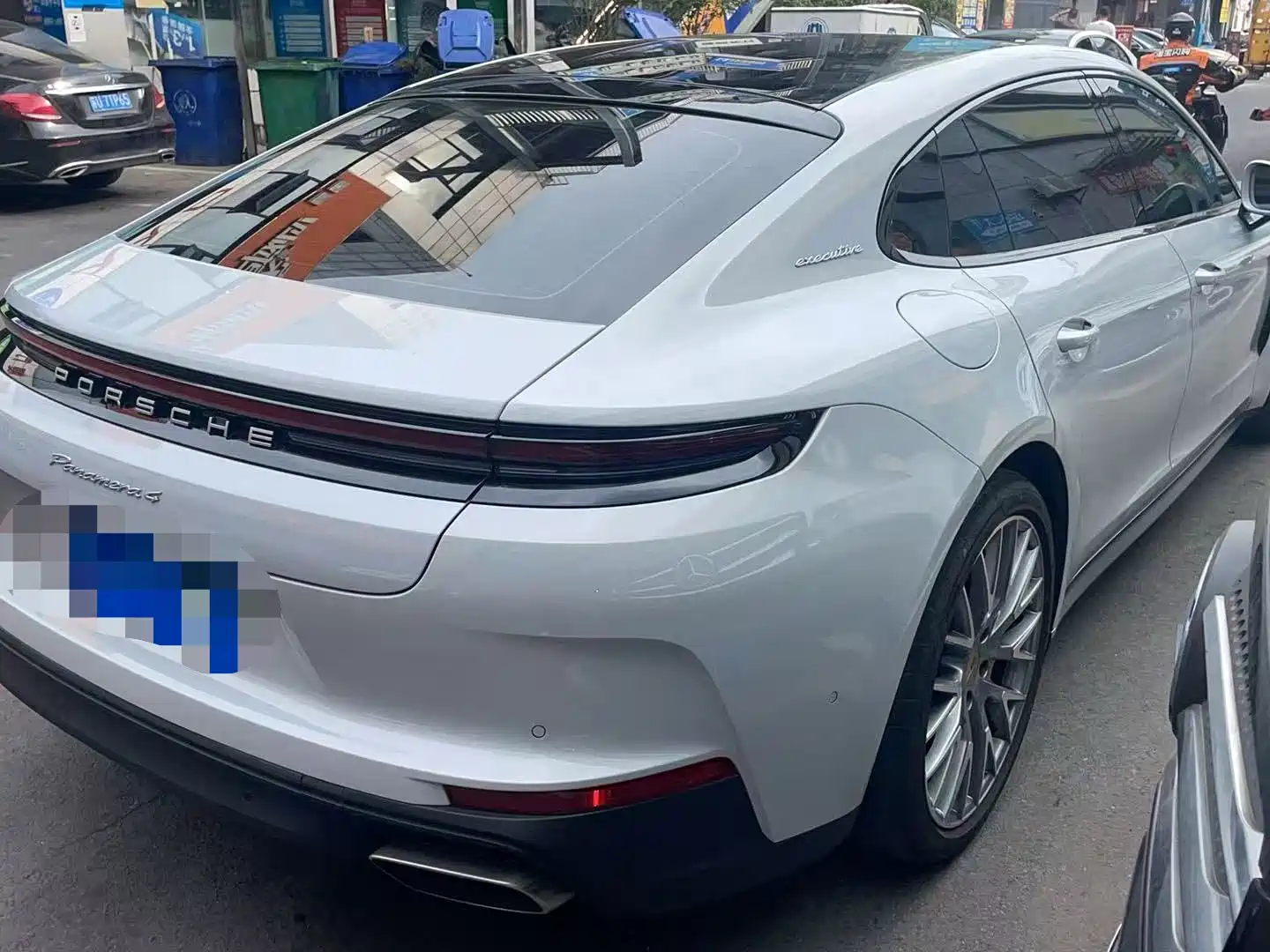 Photo 7 - Porsche Panamera