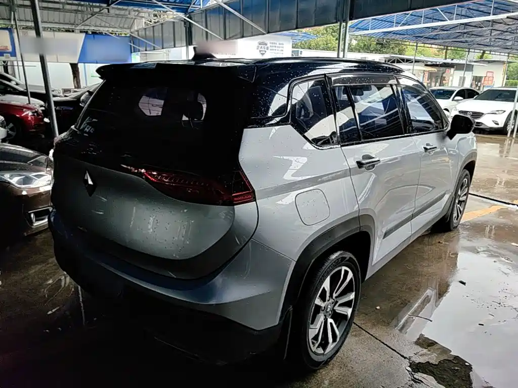 Фото 7 - Baojun RS-5