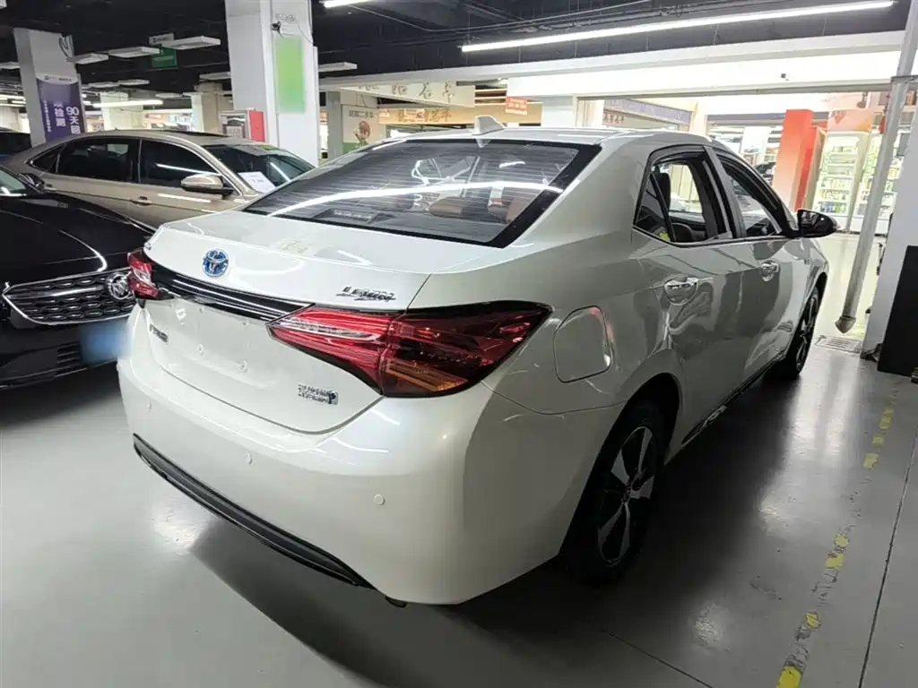 Toyota Levin Twin Engine E+ 2019 1.8PH V E-CVT Luxury Edition фото 7