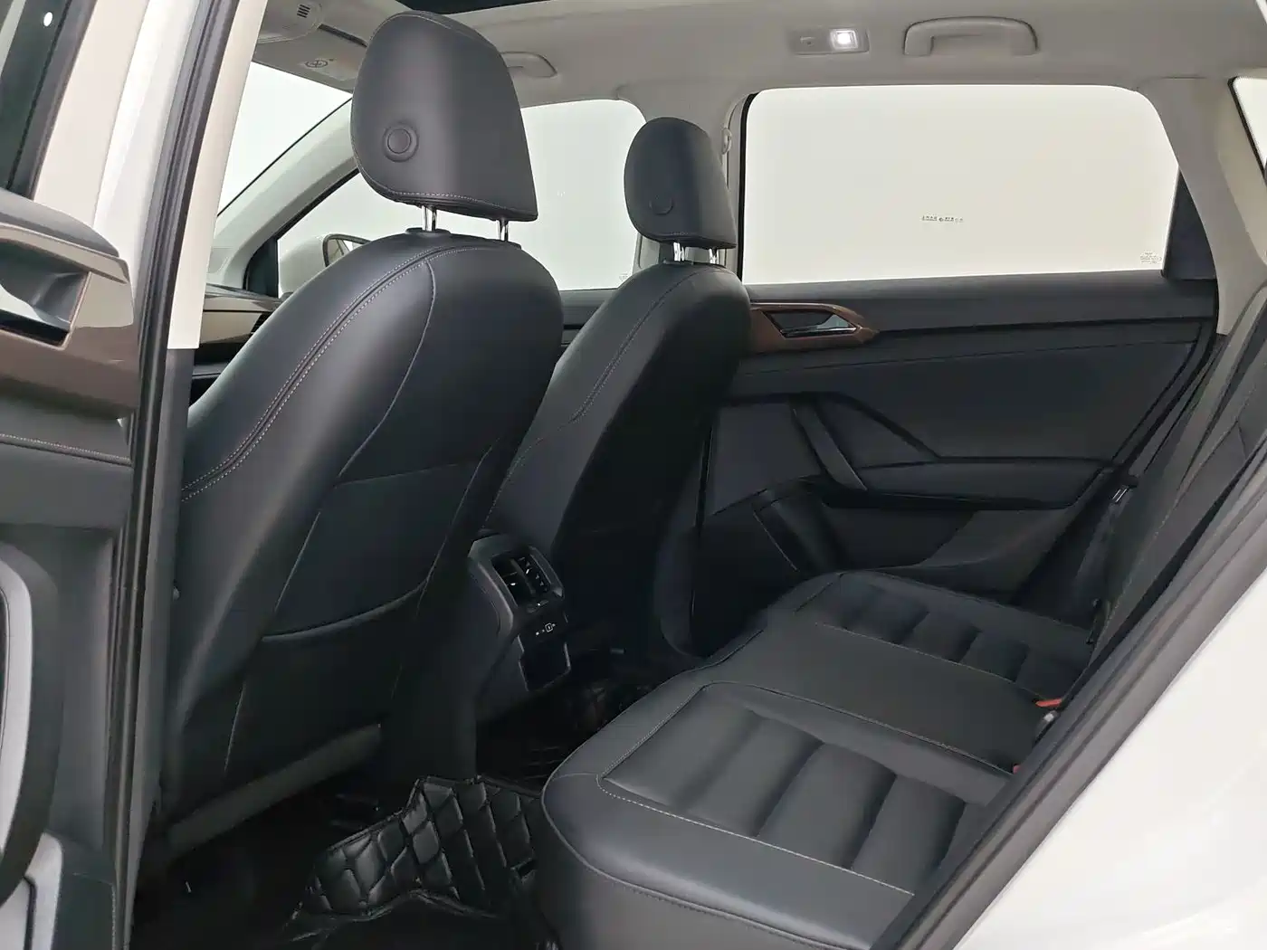 Volkswagen Tharu 2021 Model 280TSI 2WD Comfort Edition фото 7