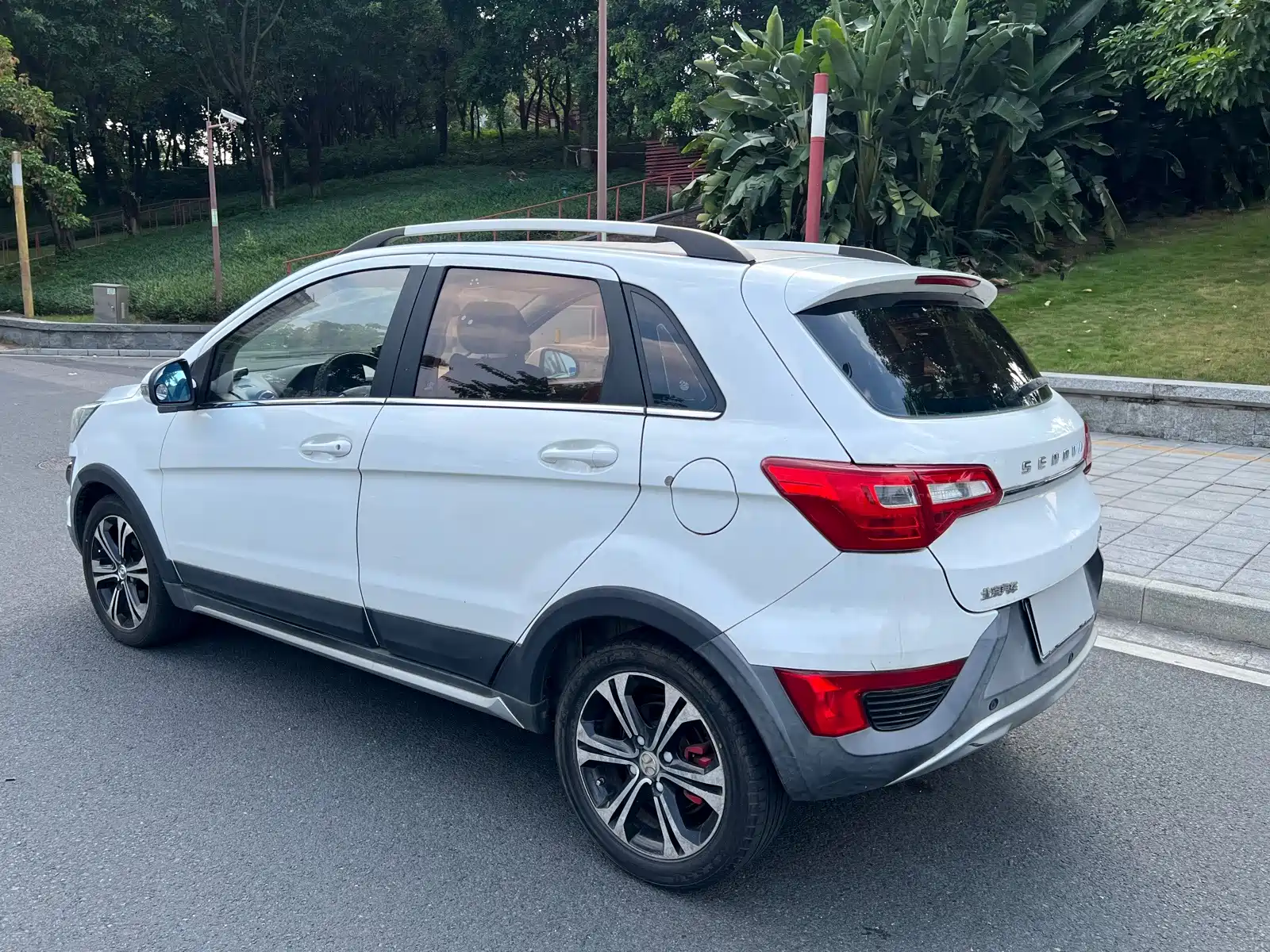 Фото 6 - BAIC Senova X25
