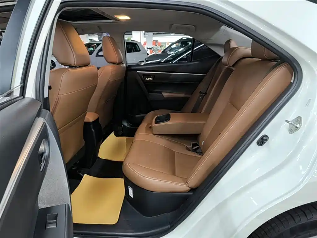 Toyota Levin Twin Engine E+ 2019 1.8PH V E-CVT Luxury Edition фото 17