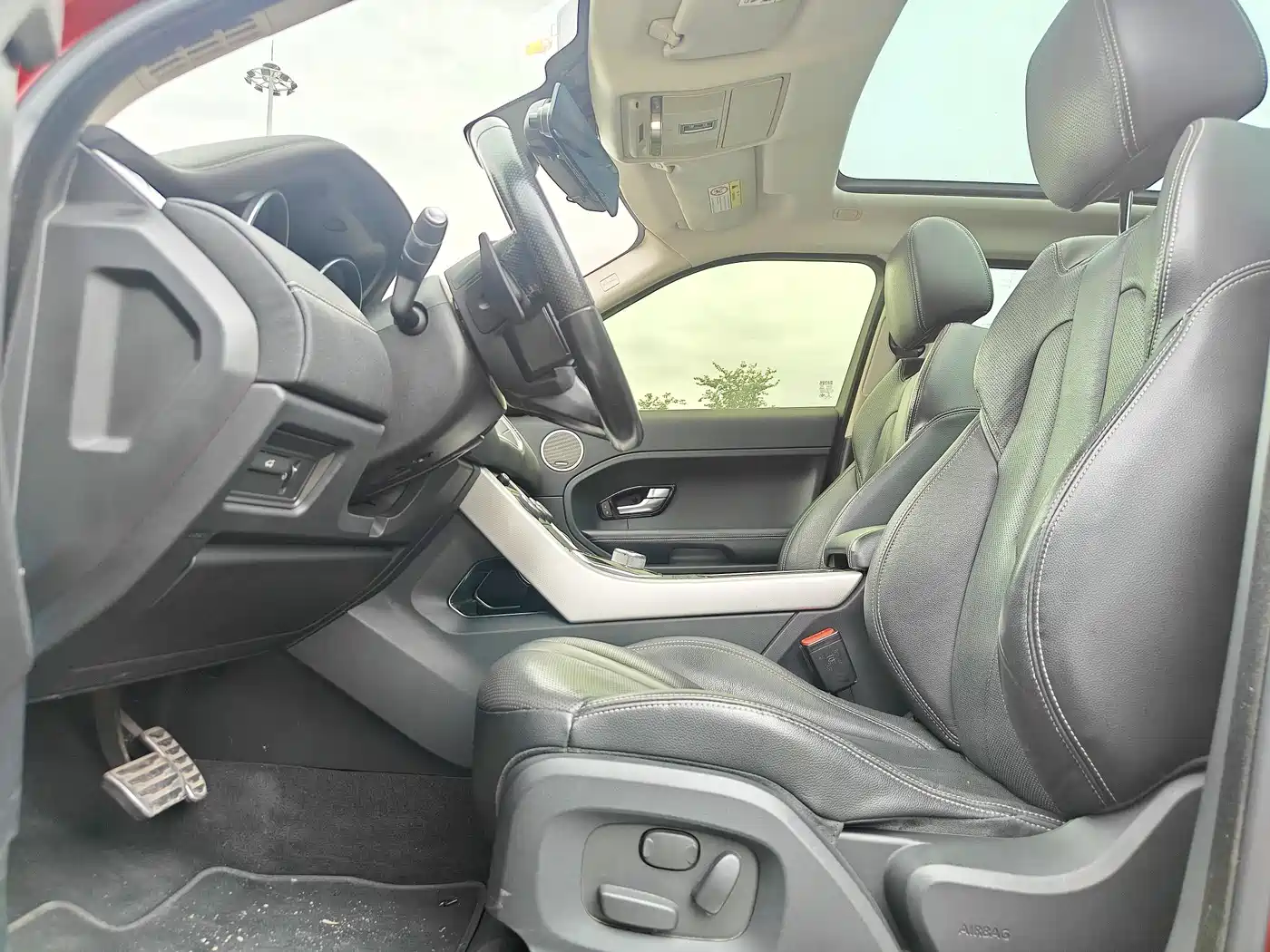 Land Rover Range Rover Evoque 2015 2.0T 5-Door Dynamic Edition фото 14