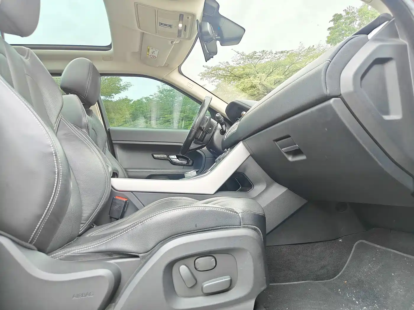 Land Rover Range Rover Evoque 2015 2.0T 5-Door Dynamic Edition фото 15
