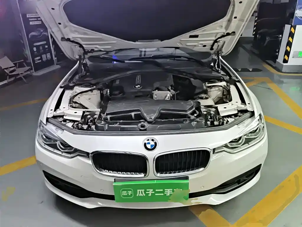 BMW 3 Series 2016 320i Fashion Model фото 20