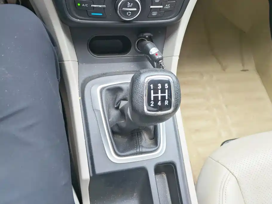 Dongfeng Aeolus L60 2015 2015 1.6L Manual New Dynamic Type