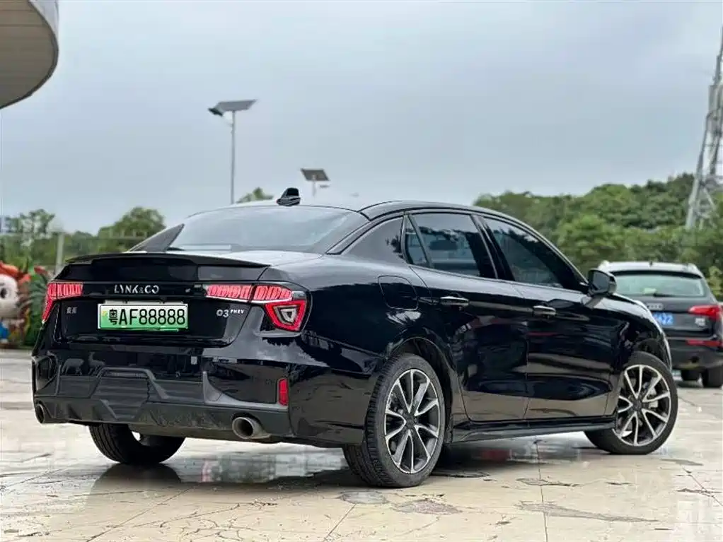 Lynk & Co 03 New Energy 2021 1.5T PHEV фото 5