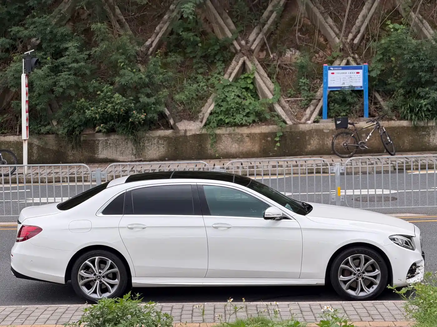 Mercedes-Benz E-Class 2020 Facelift E 300 L Sport Fashion фото 4