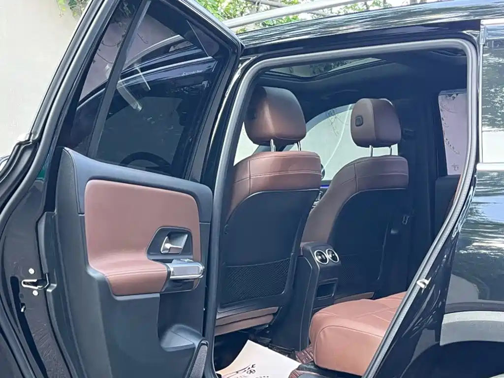 MERCEDES-BENZ GLB