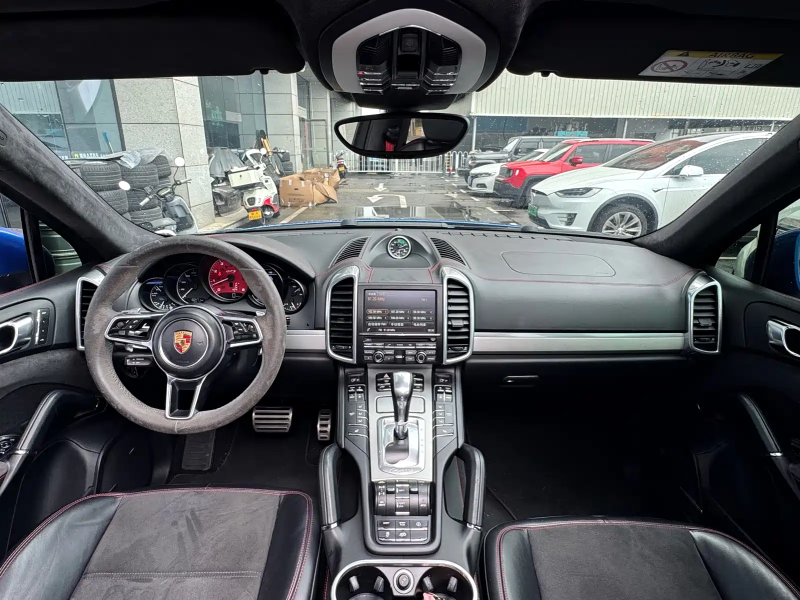 Photo 5 - Porsche Cayenne
