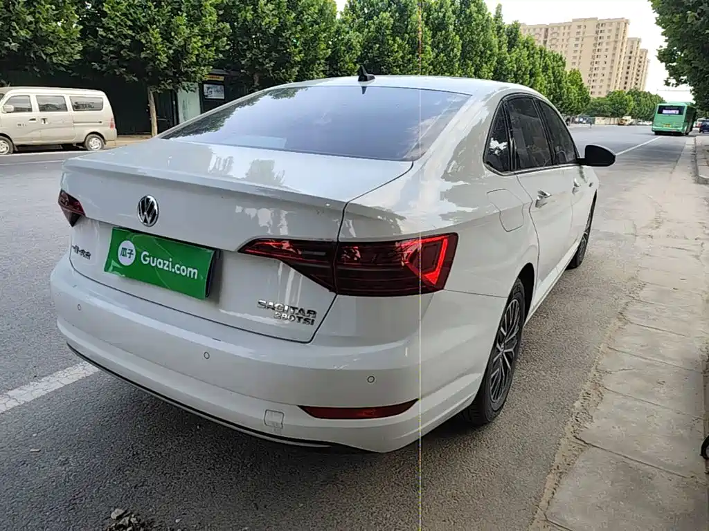 VOLKSWAGEN SAGITAR