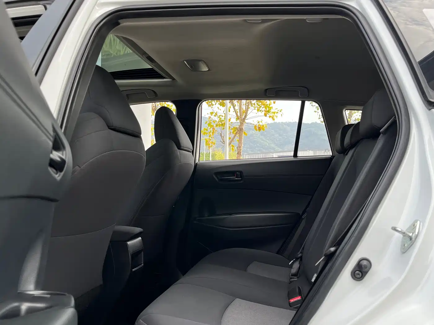 Toyota Frontlander 2023 2.0L CVT Leading Edition фото 6