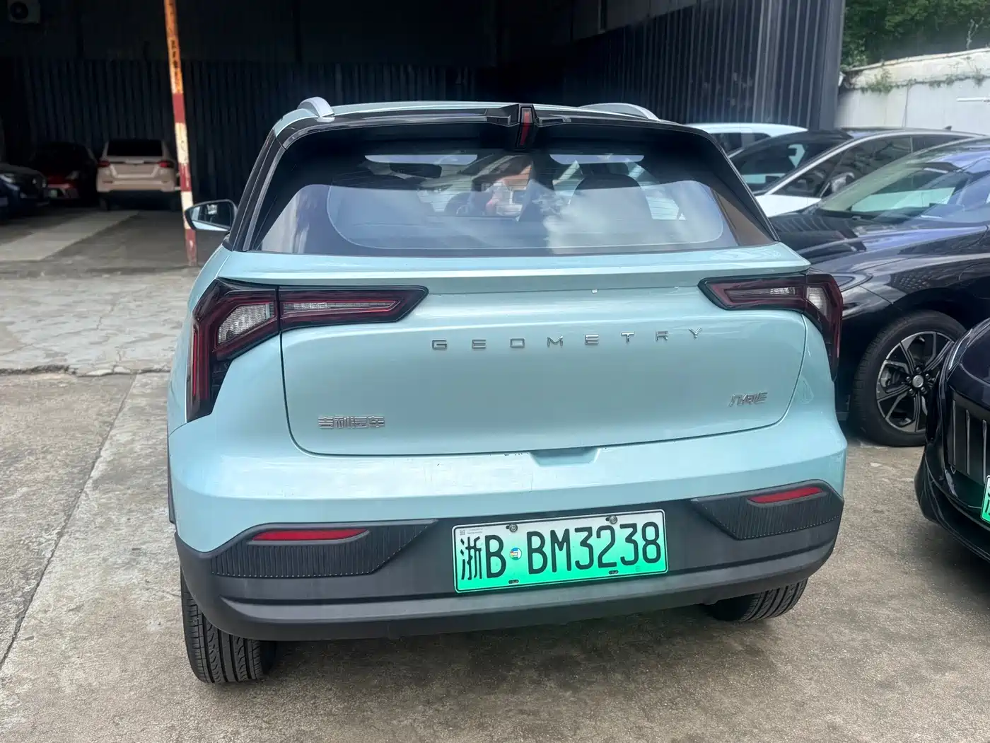 Фото 5 - Geely Geometry E Firefly