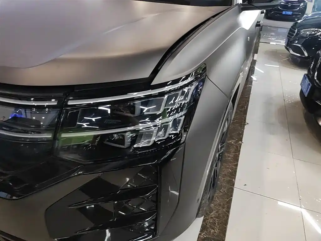 Volkswagen Teramont 2025 Teramont Pro 450TSI 4WD Summit Edition фото 24