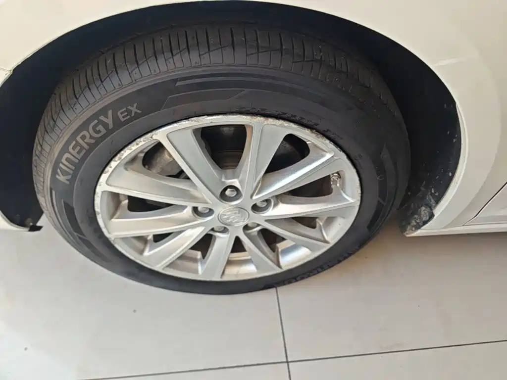 Photo 23 - Buick Verano
