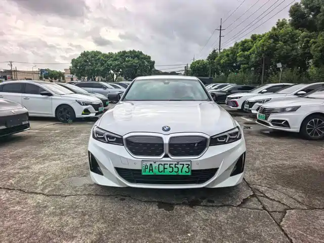 BMW i3 eDrive 35 L