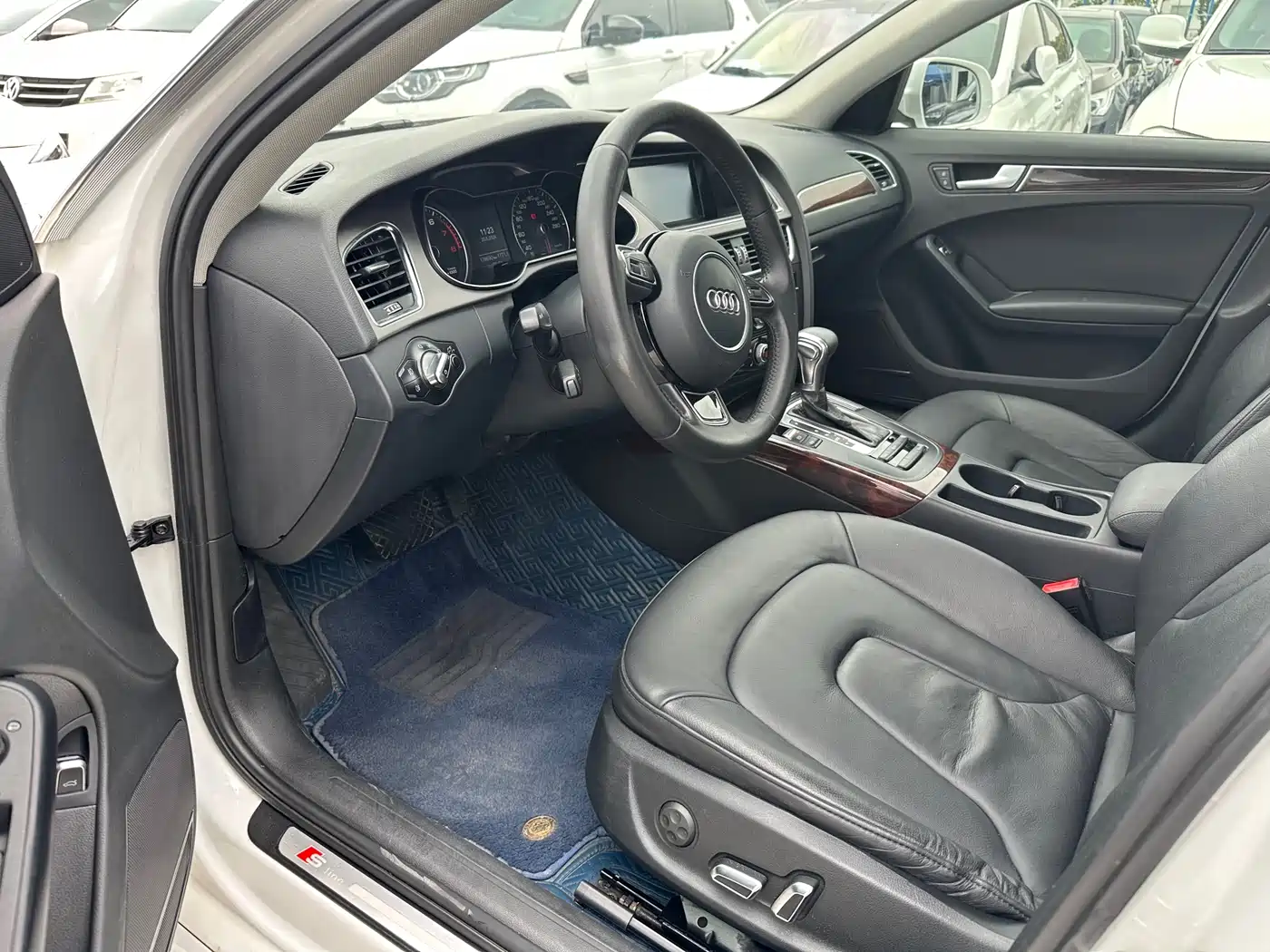 Audi A4L 2013 35 TFSI Automatic Comfort фото 2