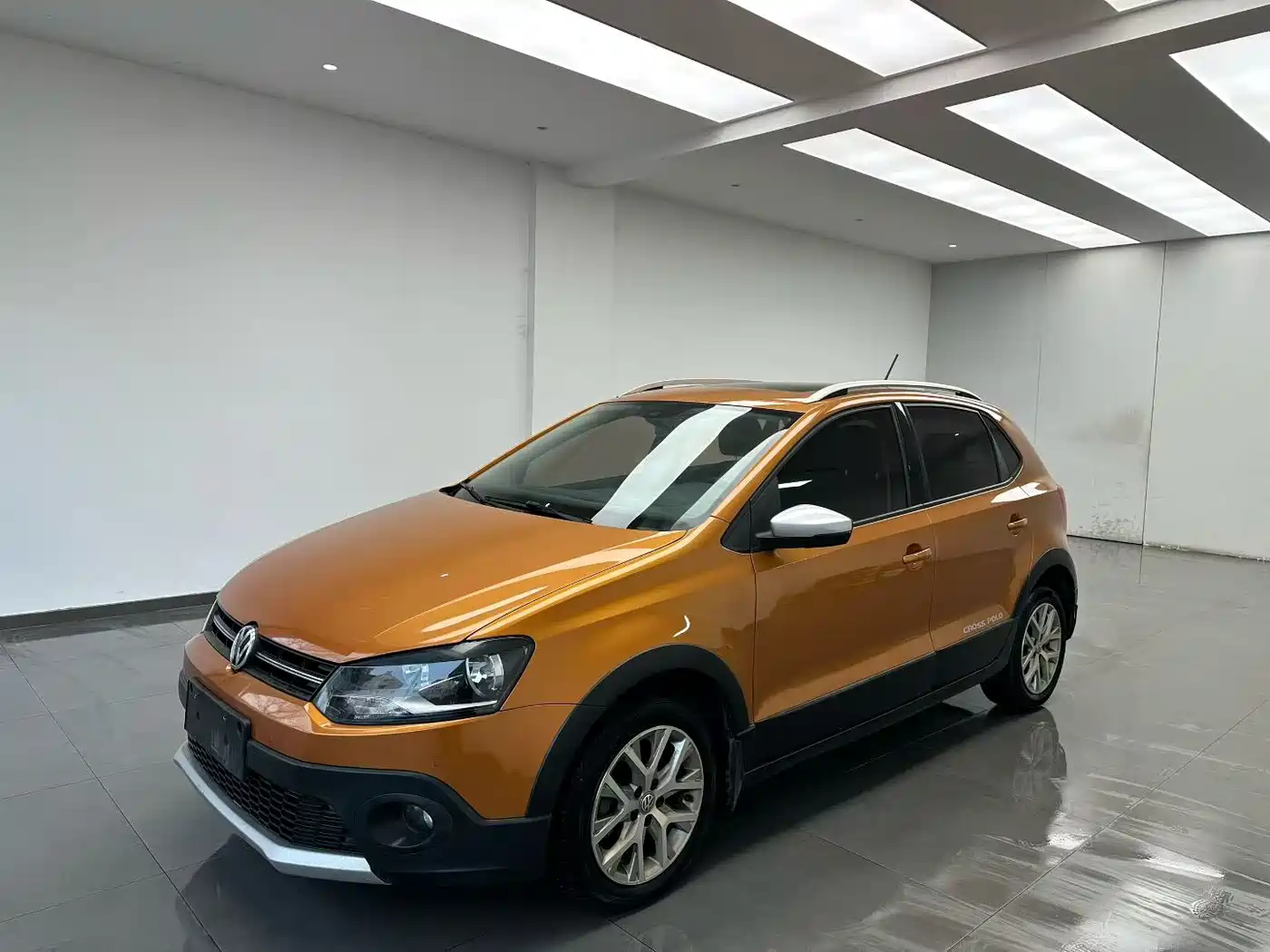 Volkswagen Polo 2014 1.6L Cross Polo Automatic