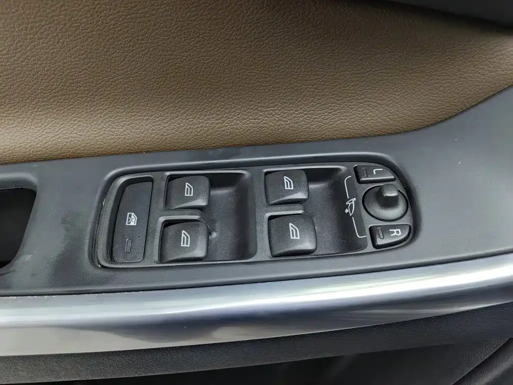 Photo 9 - Volvo XC60
