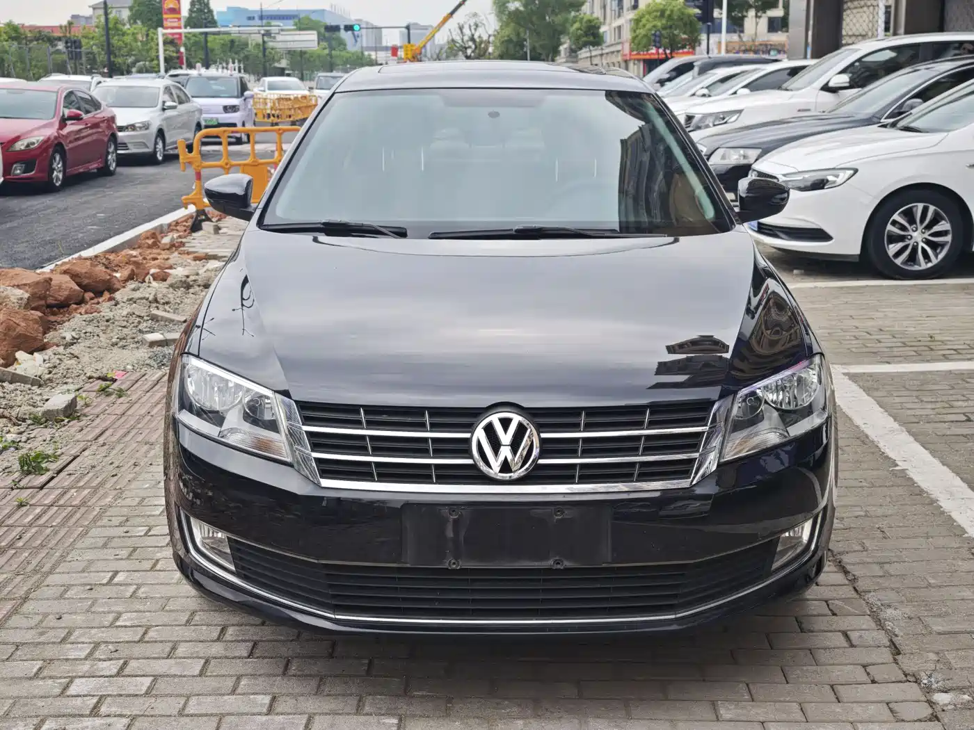 Volkswagen Lavida 2013 Facelift Classic 1.6L Automatic Comfort фото 2
