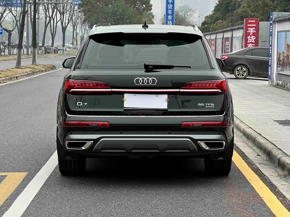 Audi Q7 2023 55 TFSI quattro S line Sport фото 4