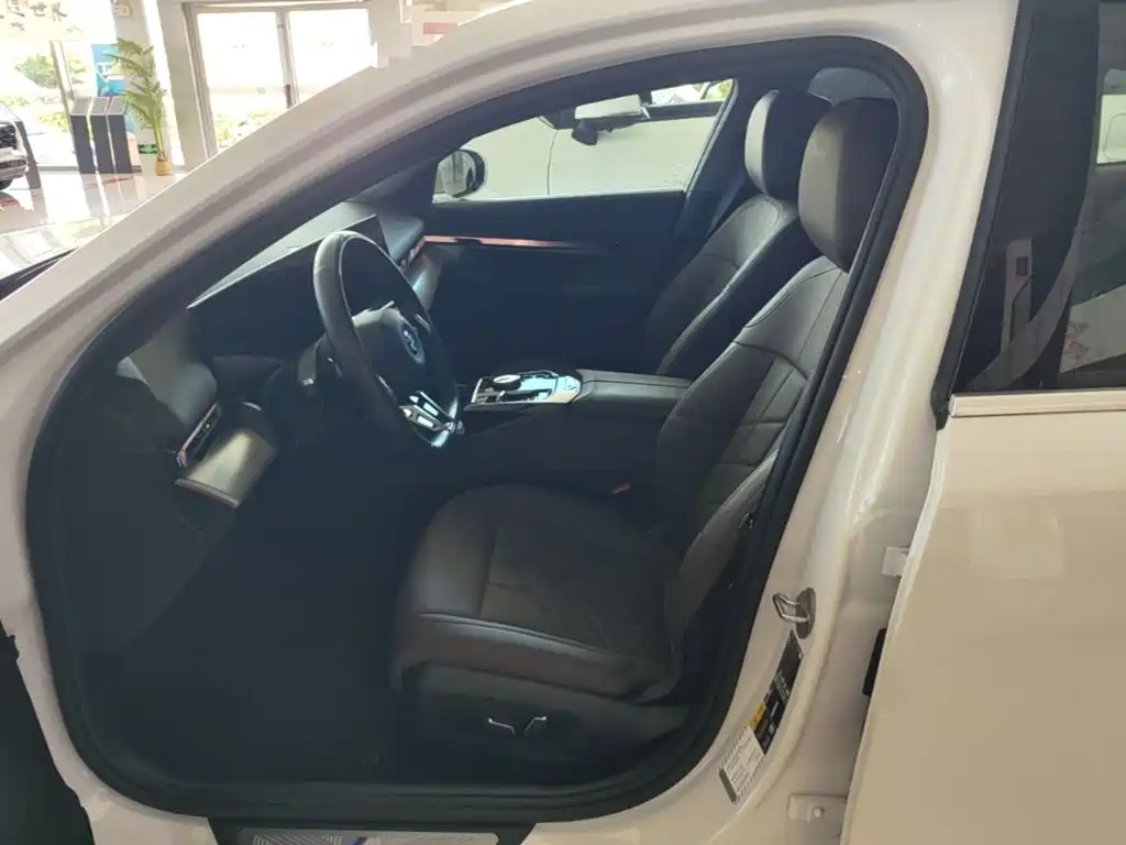 BMW i5 2025 2025 eDrive 35L M Sport Package
