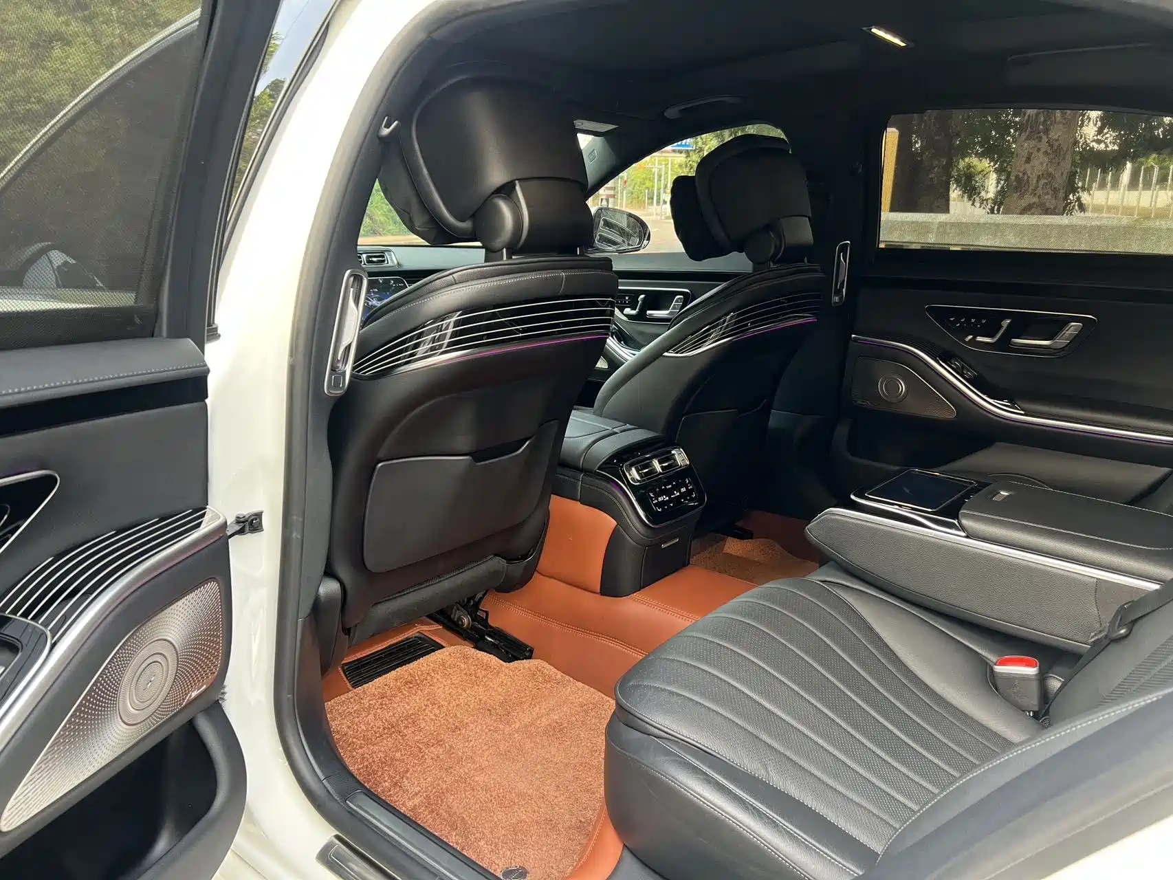 Photo 6 - Mercedes-Benz S-Class