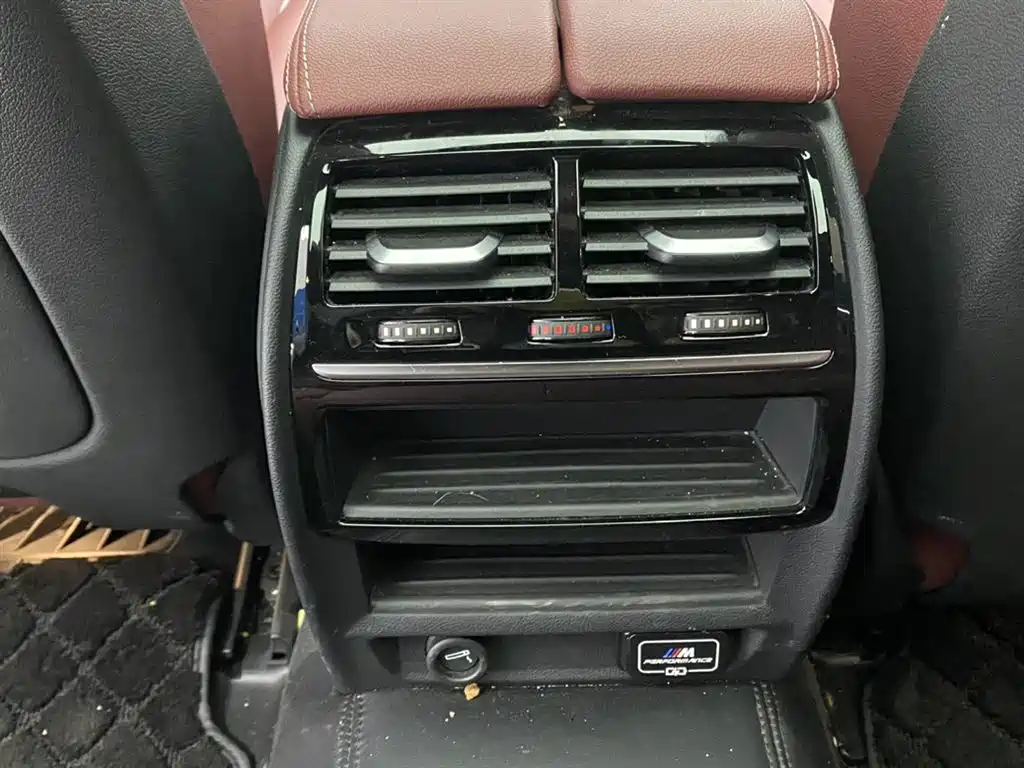 BMW 5 Series 2023 530Li Leading M Sport Package фото 22