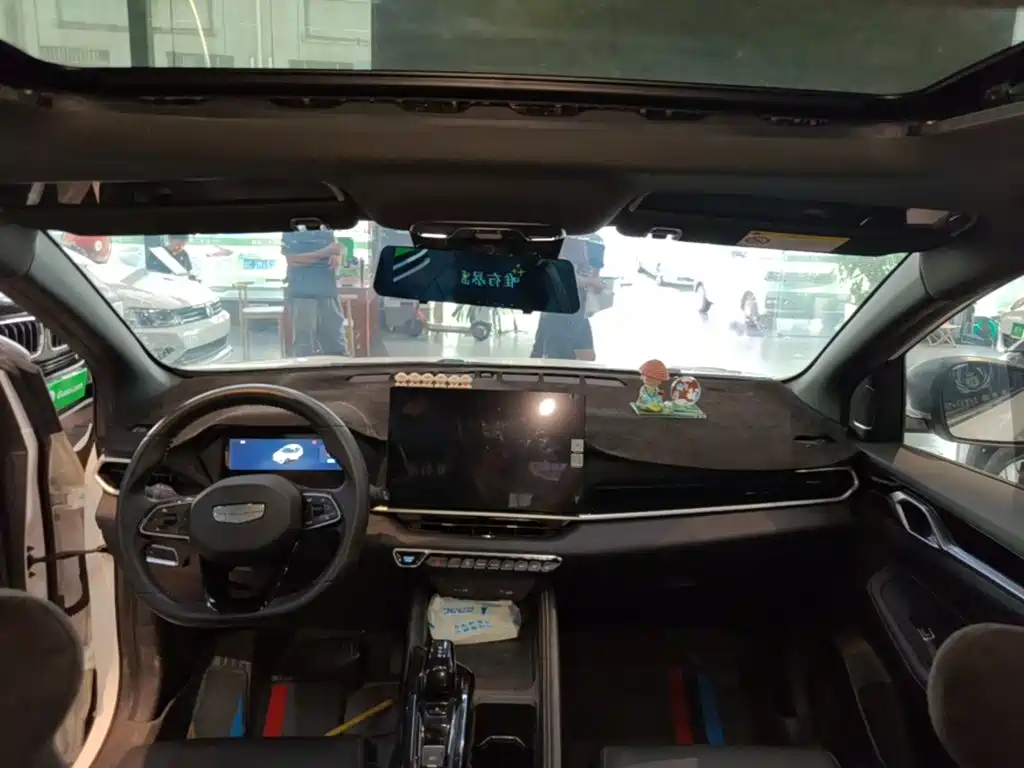 Photo 18 - Geely Coolray