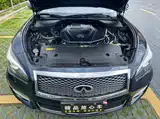 Photo 20 - Infiniti Q70
