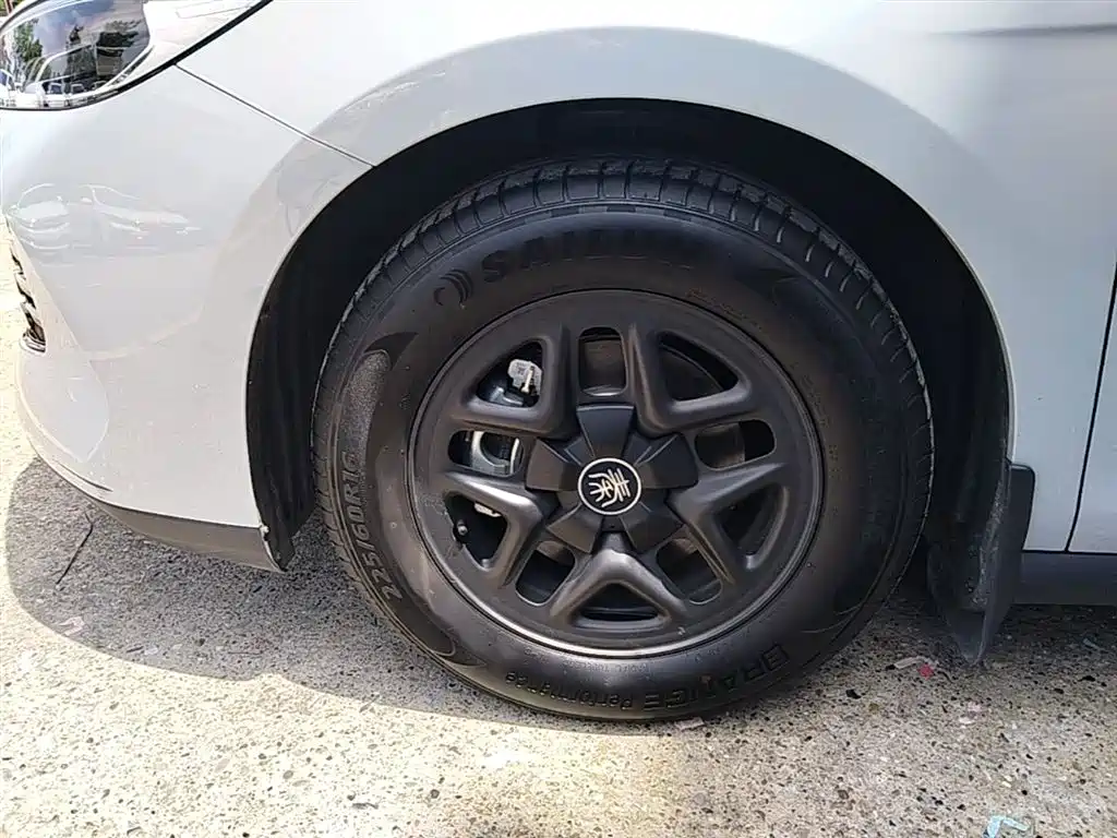 BYD Qin PLUS 2025 DM-i Smart Drive 55KM Leader фото 23