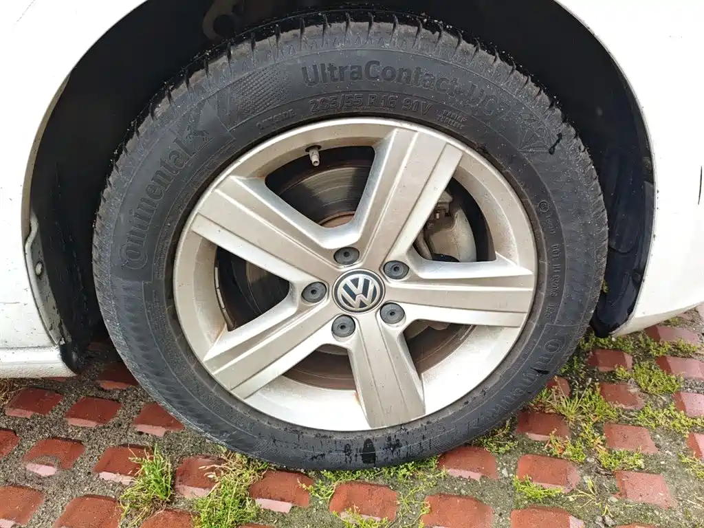 Volkswagen Golf 2017 230TSI Auto Comfort Millionth Anniversary Edition фото 26