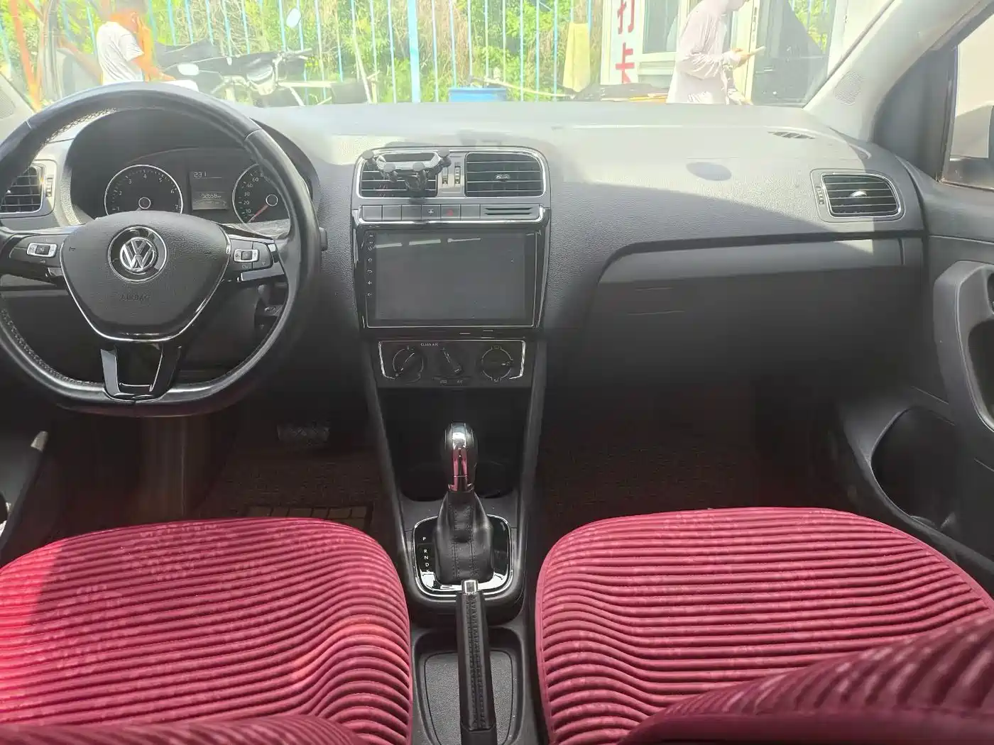 Volkswagen Polo 2016 1.6L Automatic Comfort фото 5
