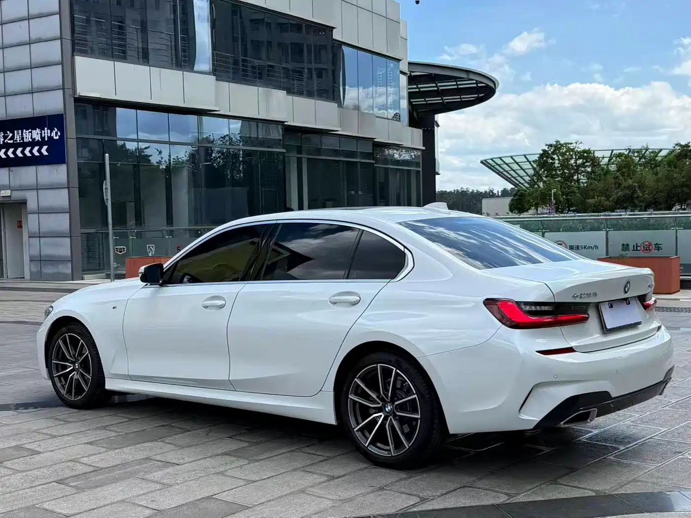 BMW 3-SERIES