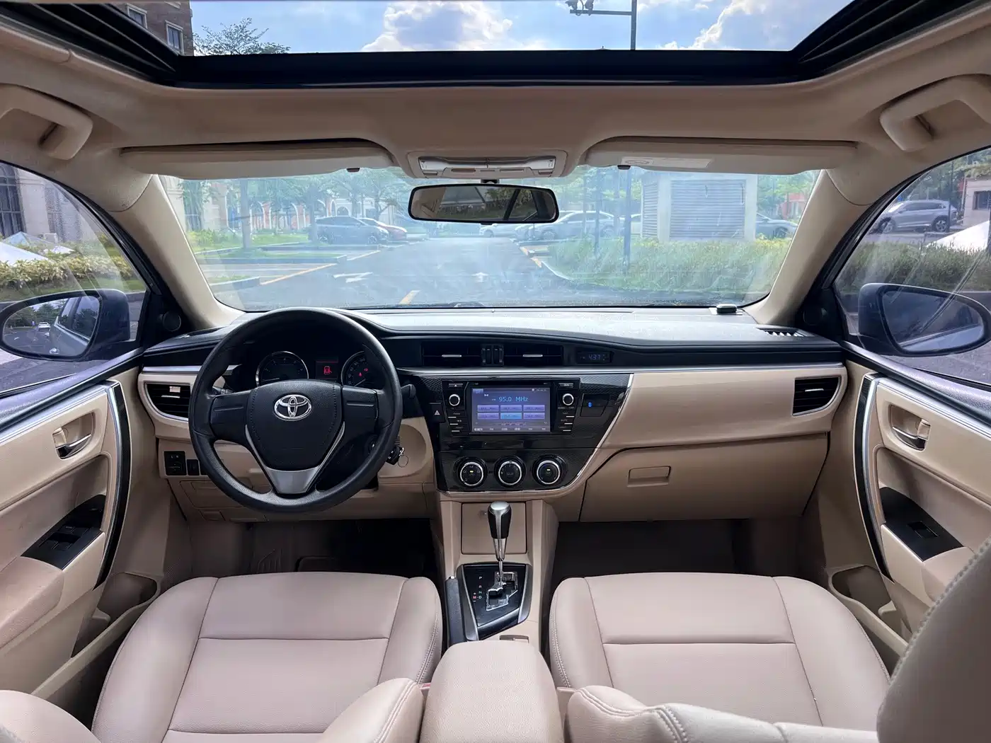 Photo 17 - Toyota Corolla