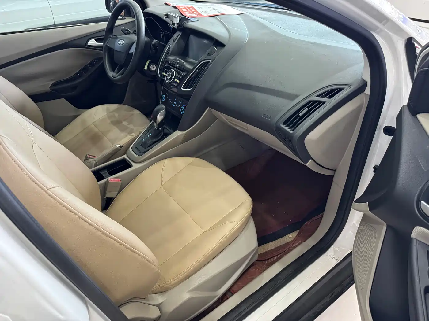 Фото 5 - Ford Focus